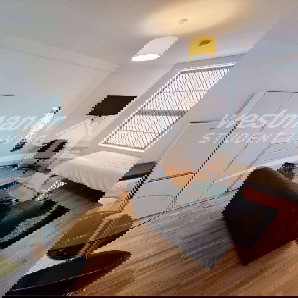 4-SALI-POSTER-left-image