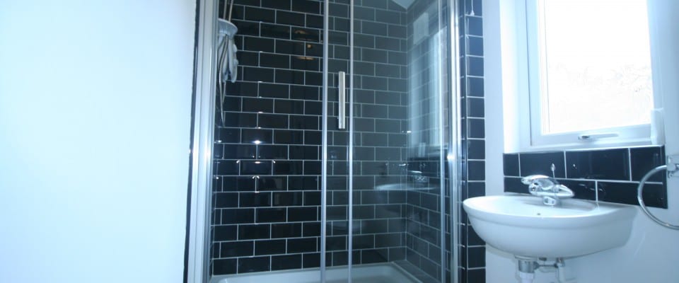 123 Beaconsfield bathroom